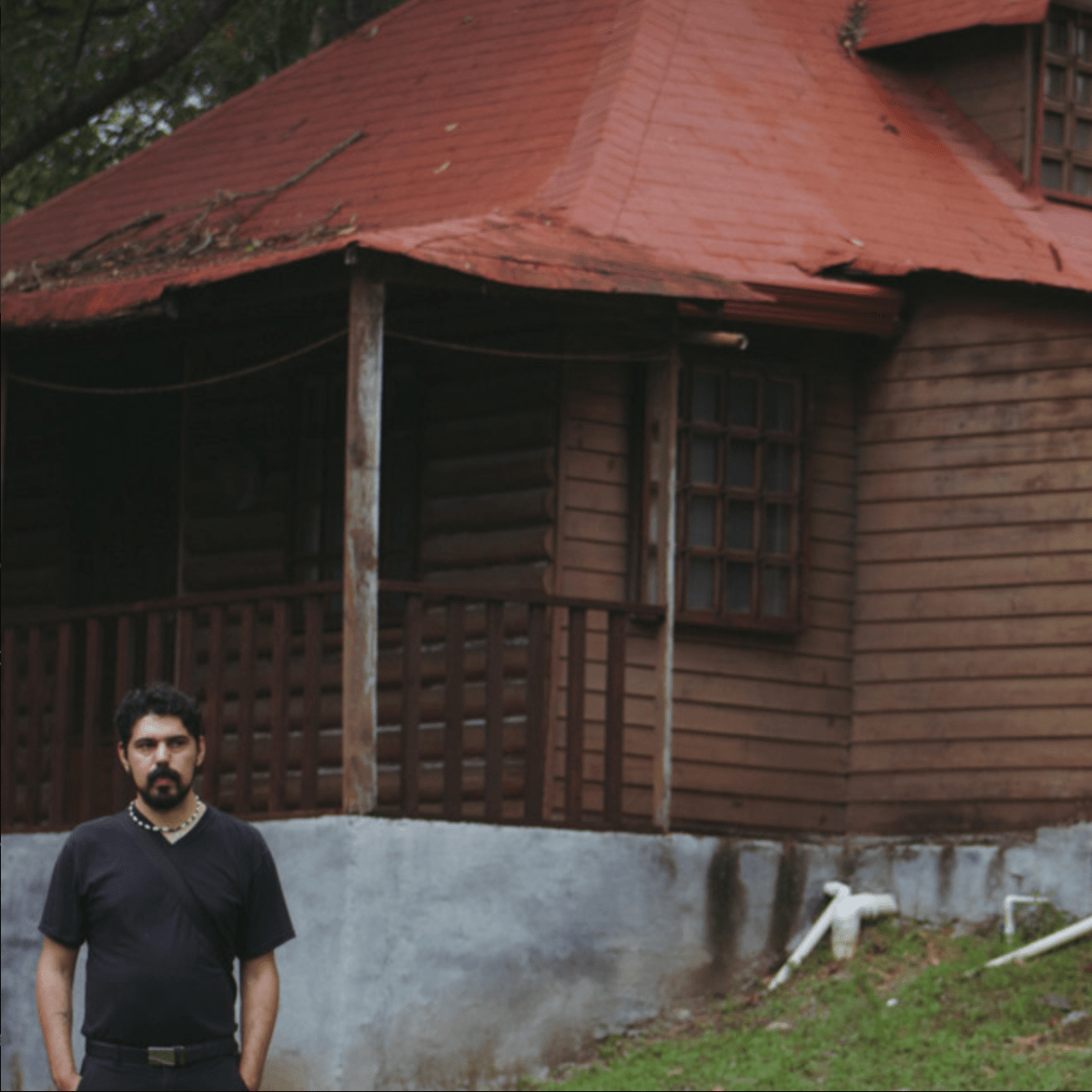 Reseña: La Casa Frente al Mundo – La Casa Frente al Mundo&nbsp;(2025)